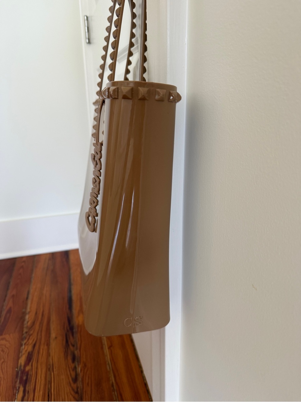 Carmen Sol Glossy Stud-Trim Jelly Large Camel Tote with Logo Charm - Picture 3 of 16